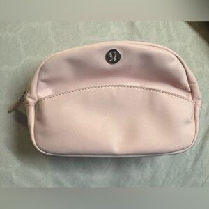 Lululemon City Essentials Pouch Mini 2L